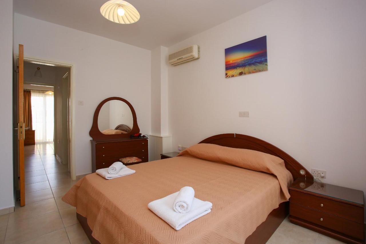 Star House Villa Пафос Екстериор снимка